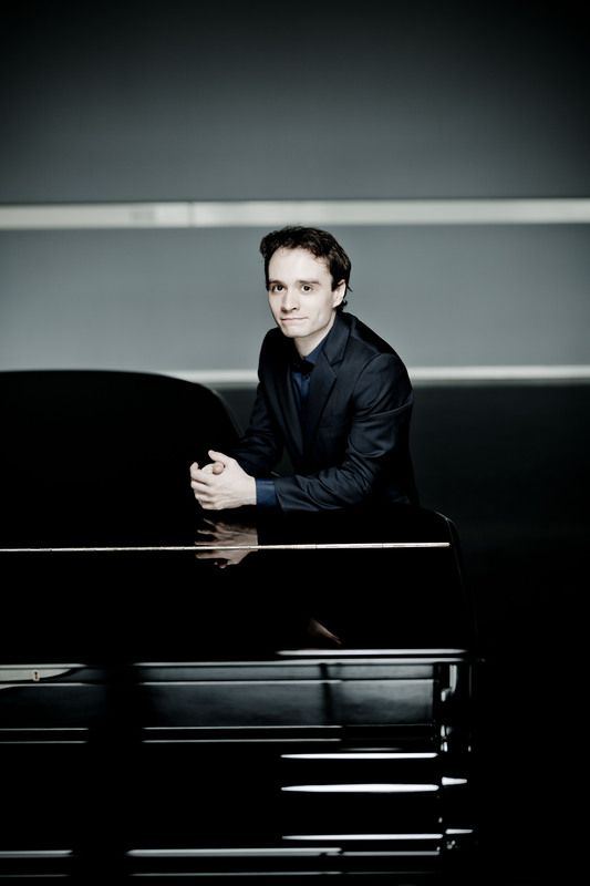 Le pianiste virtuose Jonathan Fournel du 24 au 26 septembre dans « Voyage intérieur » au Foirail. Crédit photo : Marco Borggreve